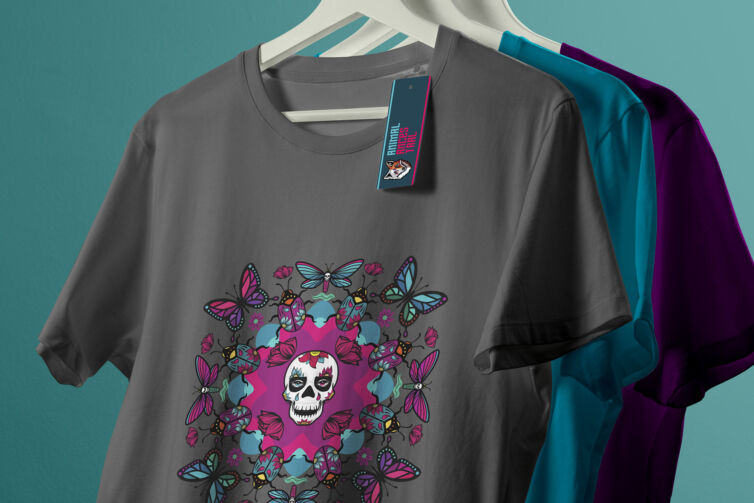 3 poleras claras colgador